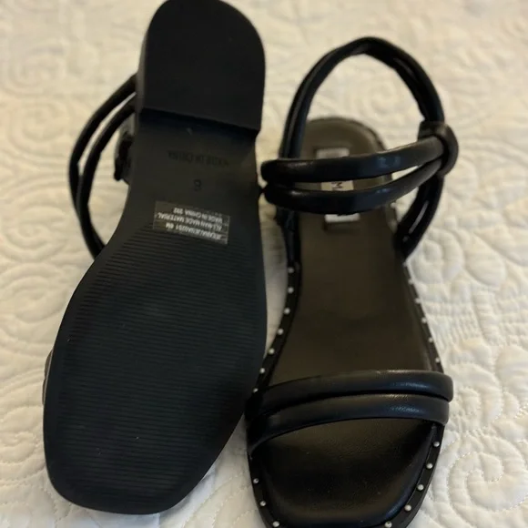 💥🔥Steve Madden Black Sandals🔥💥 - Picture 3 of 3